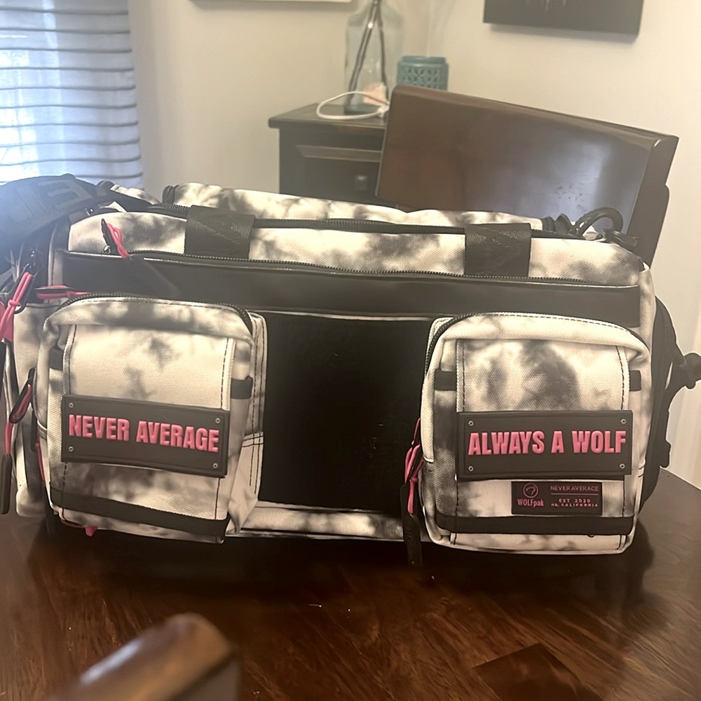 WolfPak Hot Pink 20L Mini Duffle